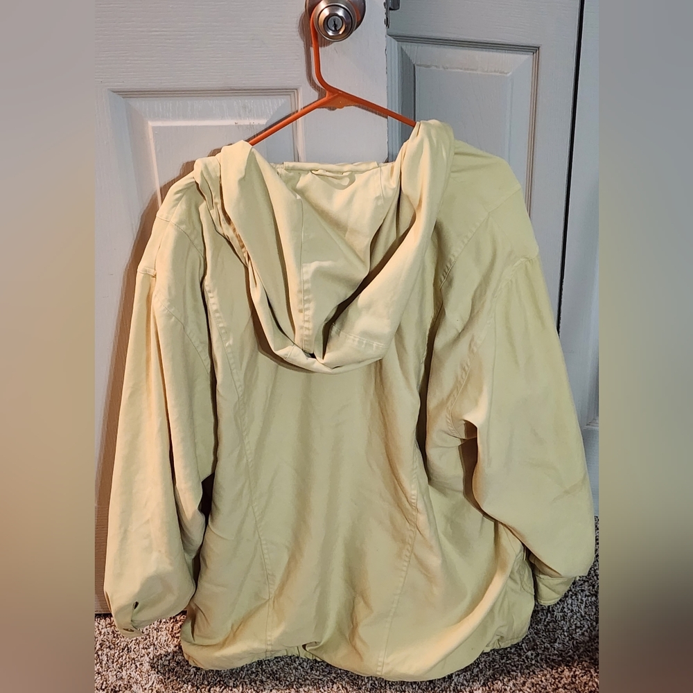 Women's Spring Jacket - Picture 2 of 3